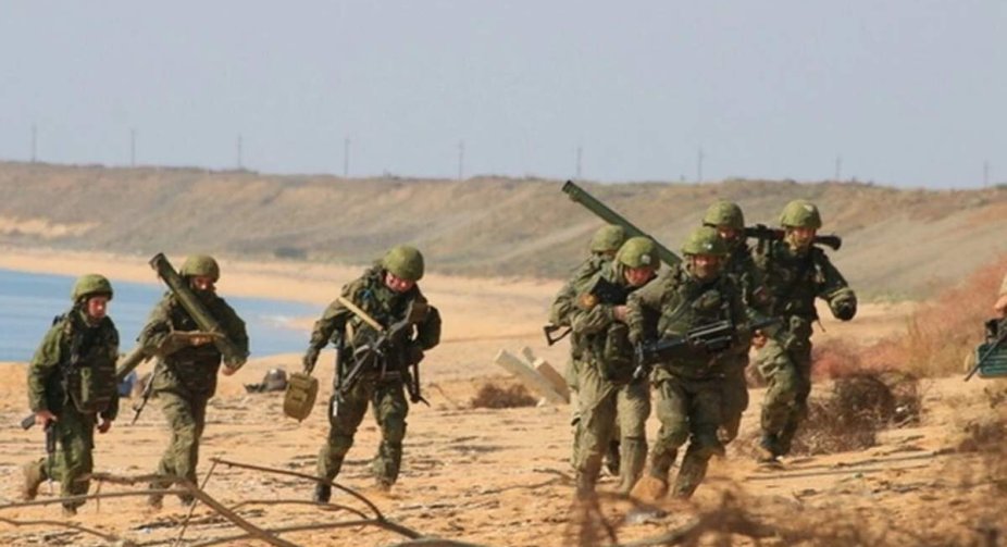 Росія розпочала військові навчання у Криму