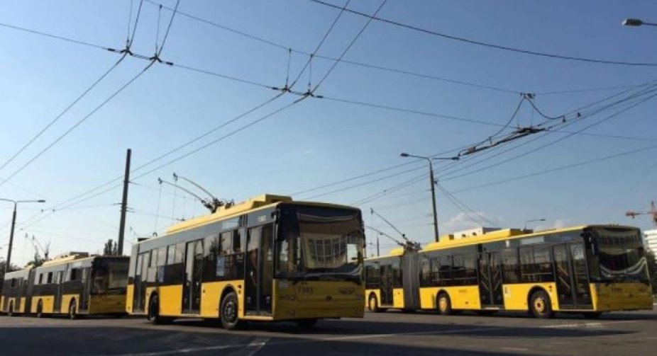 У Києві збій у роботі громадського транспорту. Введено оперативне становище