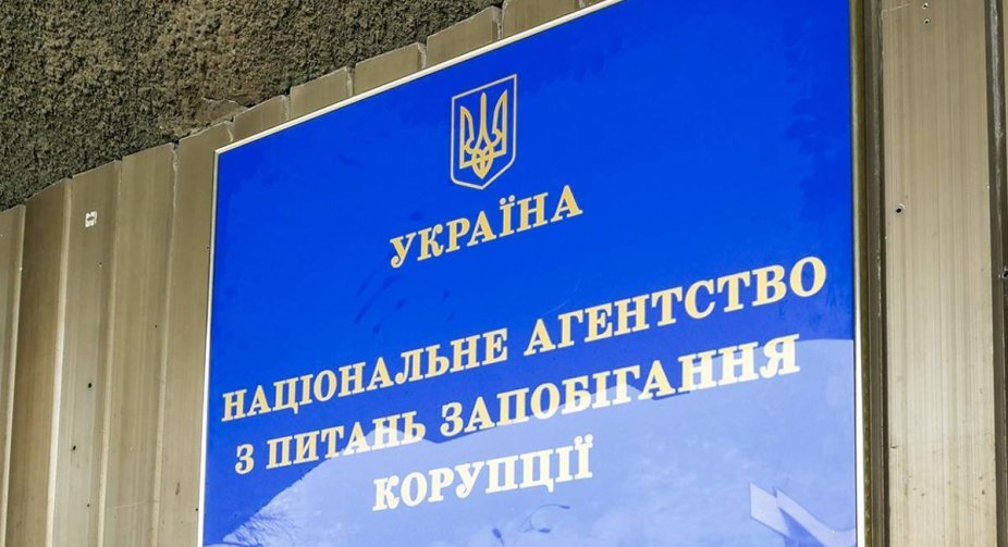 Олігархів зобов'яжуть подавати декларації