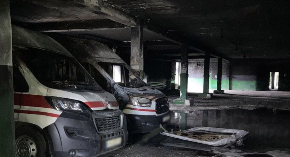 У Краматорську сталася пожежа в медустанові: згоріло десять "швидких"