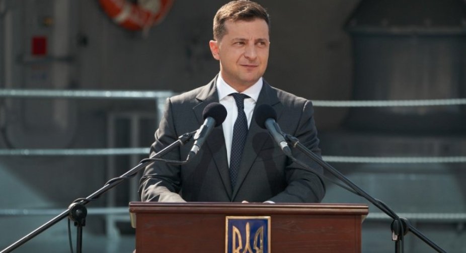 Зеленський доручив РНБО розглянути запровадження заборони на в'їзд росіян