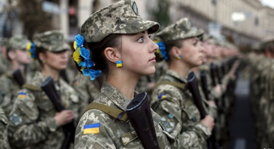 "Змін у житті українок не буде": якнайбільше процедур при військовому обліку жінок хочуть перевести в онлайн