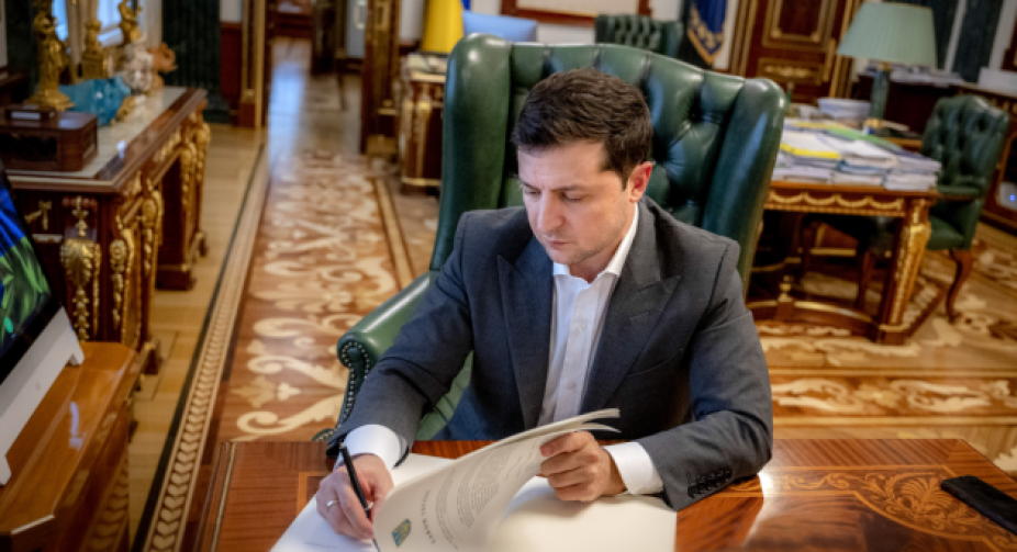 Зеленський ввів у дію санкції РНБО проти двох нових каналів оточення Медведчука