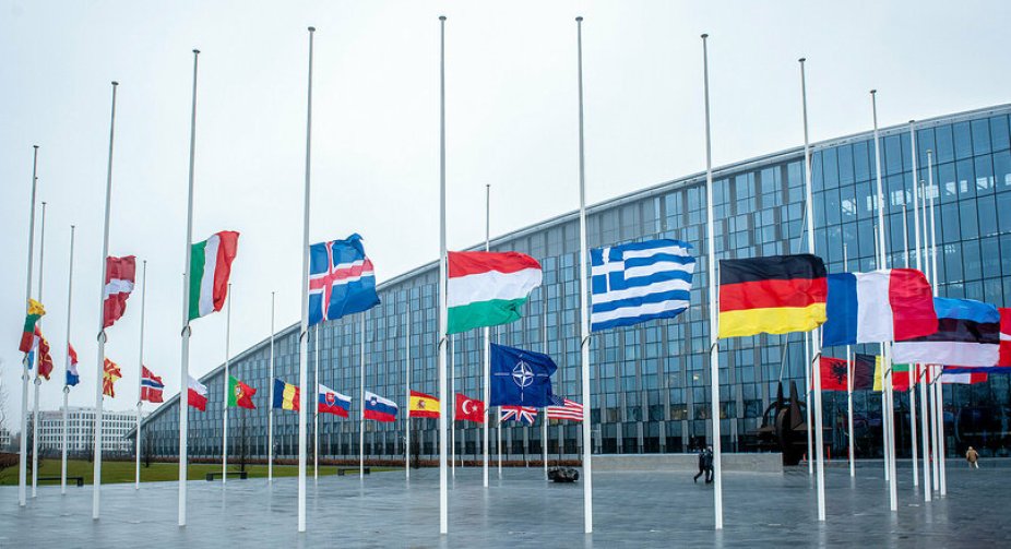 NATO gathers for extraordinary meeting because of Russia's actions and expects Russia to visit in January