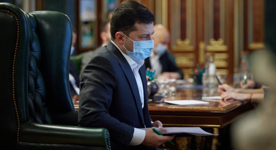 "Ковидну тисячу" мають виплачувати і підліткам – доручення Зеленського