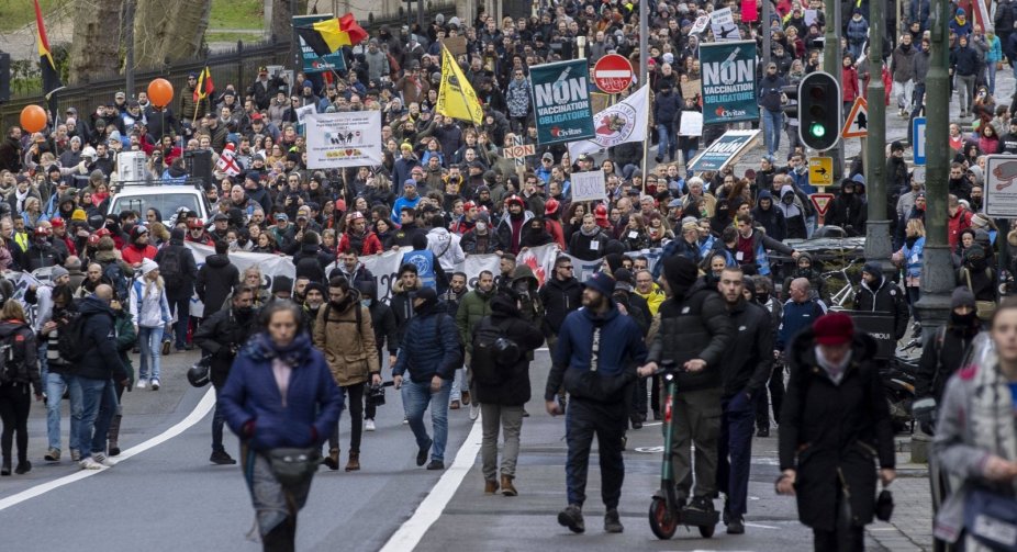 У ЄС пройшли протести проти заходів щодо боротьби з пандемією