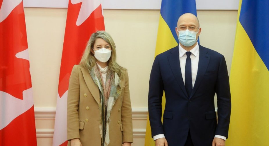 Міністр закордонних справ Канади прибула до Києва