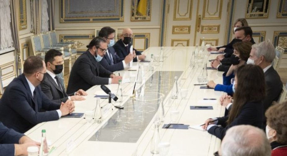 Зеленський закликав США ввести санкції проти РФ: після вторгнення немає сенсу