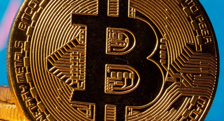 Bitcoin battles for support at $50,000