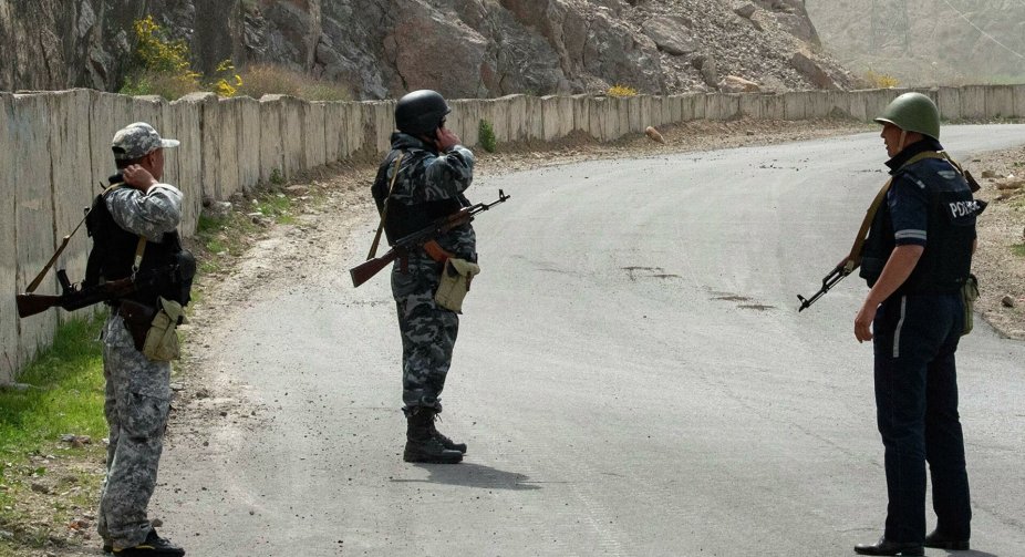 У Киргизії повідомили про евакуацію 60 сімей через перестрілку на кордоні з Таджикистаном