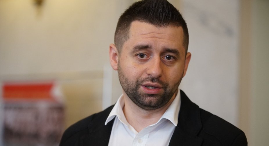 Арахамія заявив, що США та інші країни сіють паніку про вторгнення Росії