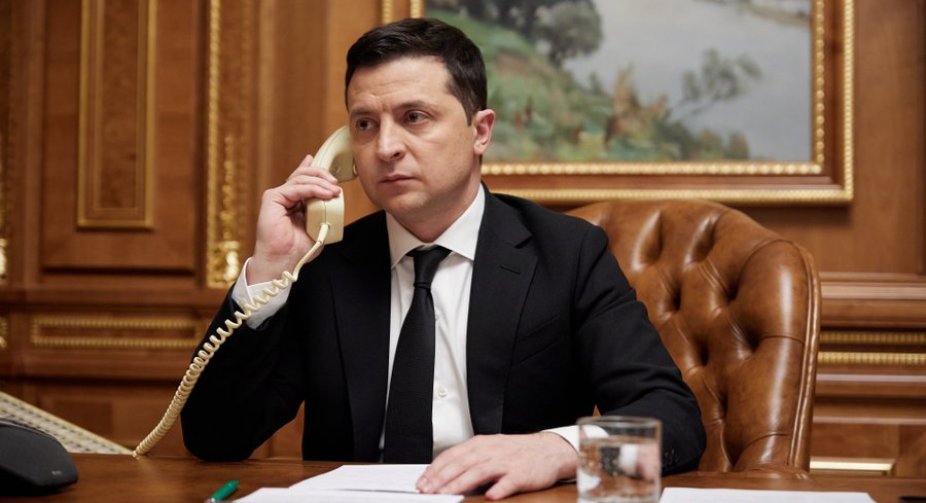 Зеленський обговорив з Макроном поновлення нормандського формату