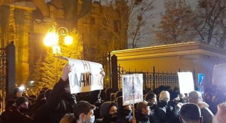 Протести на підтримку Стерненка у Києві ввійшли у гостру фазу: є постраждалі та затримані