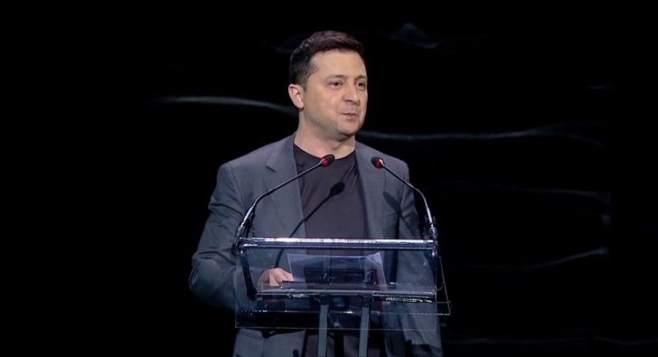 Zelensky promised smartphones to vaccinated Ukrainian pensioners