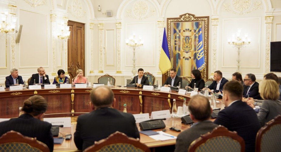 Найкраще, що бізнес може зробити сьогодні – це продовжувати працювати – Володимир Зеленський