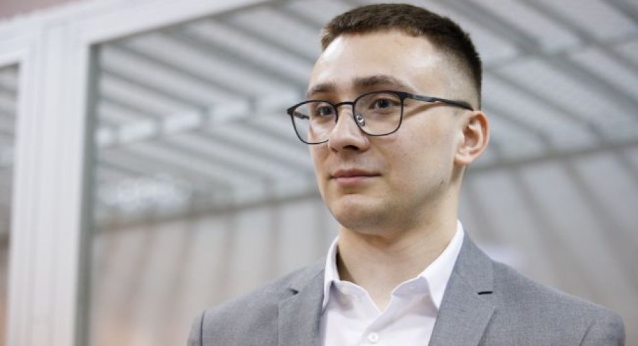 Стерненко: суд зняв звинувачення у справі про зберігання бойового патрона
