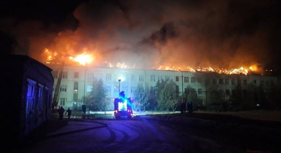 У Києві вночі спалахнула гімназія східних мов: жертв та постраждалих немає