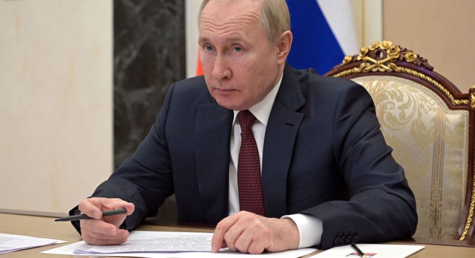 Putin "took note" of the Duma's request to recognize the LPR and DPR