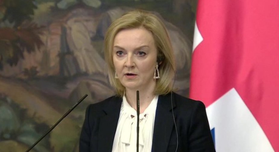 РФ намагається сфабрикувати приводи для вторгнення в Україну - глава МЗС Великої Британії