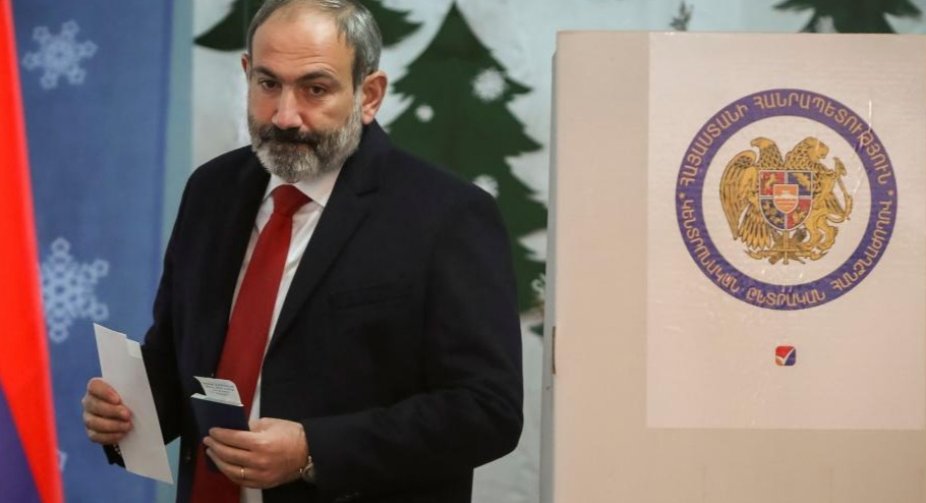 Генштаб Вірменії вимагає відставки Пашиняна - прем'єр назвав це спробою держперевороту