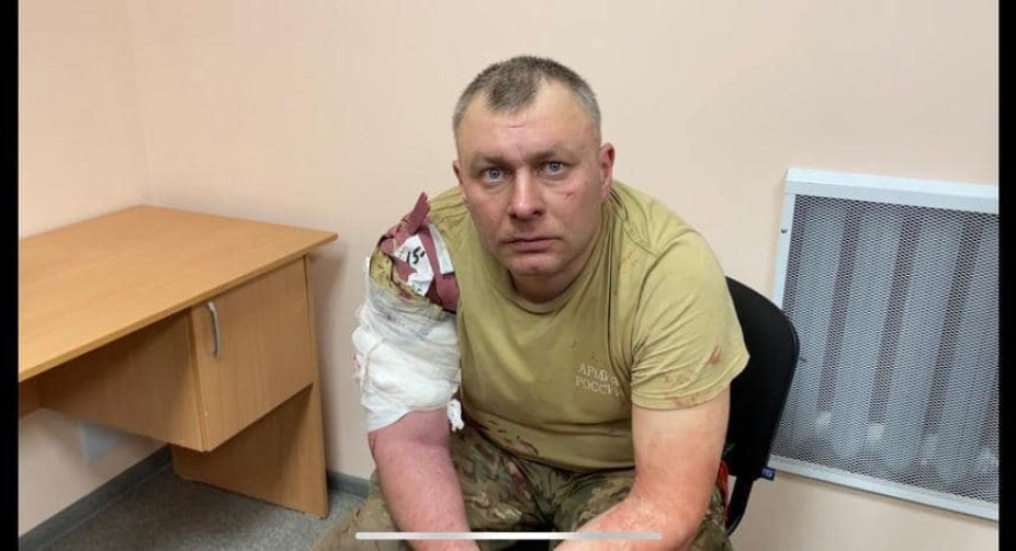 Російські окупанти здаються в полон
