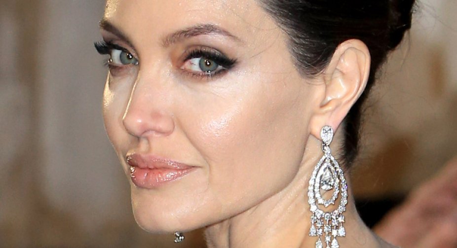 Like many of you, I pray for people in Ukraine - Angelina Jolie about Ukraine