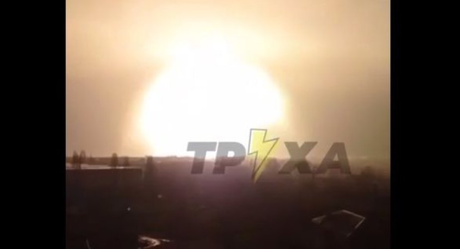 У Чугуївський аеродром потрапила ракета "Калібр". Такою ж ракетою вдарили по Житомиру. Бомбят Харків