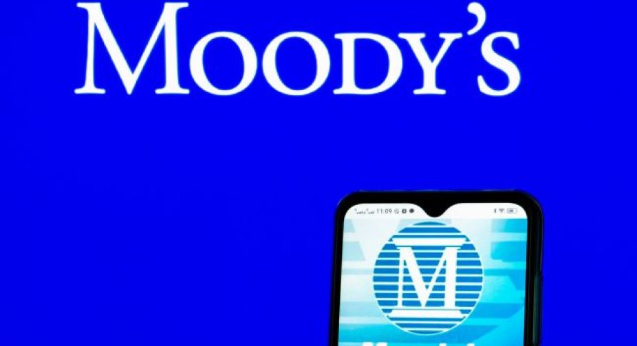 Агентство Moody's знизило кредитний рейтинг Росії зі сміттєвого до переддефолтного