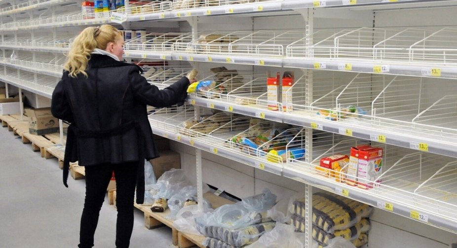 Кабмін запустив контроль цін на соціальні продукти, ліки та паливо