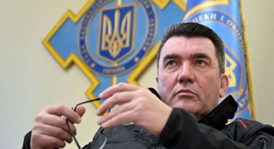Данилов білорусам: краще залишатися вдома, ніж вирушати додому вантажем «200»