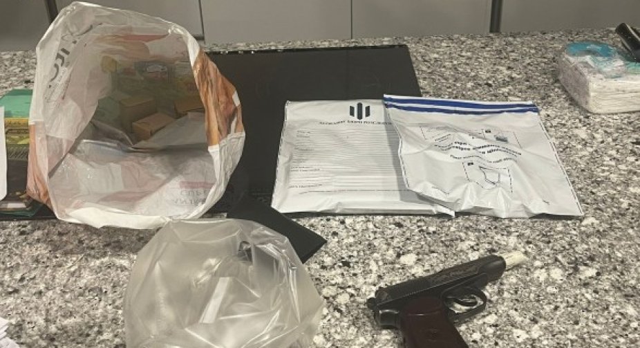 ГБР вилучило зброю у народних депутатів від ОПЗЖ: що й у кого знайшли