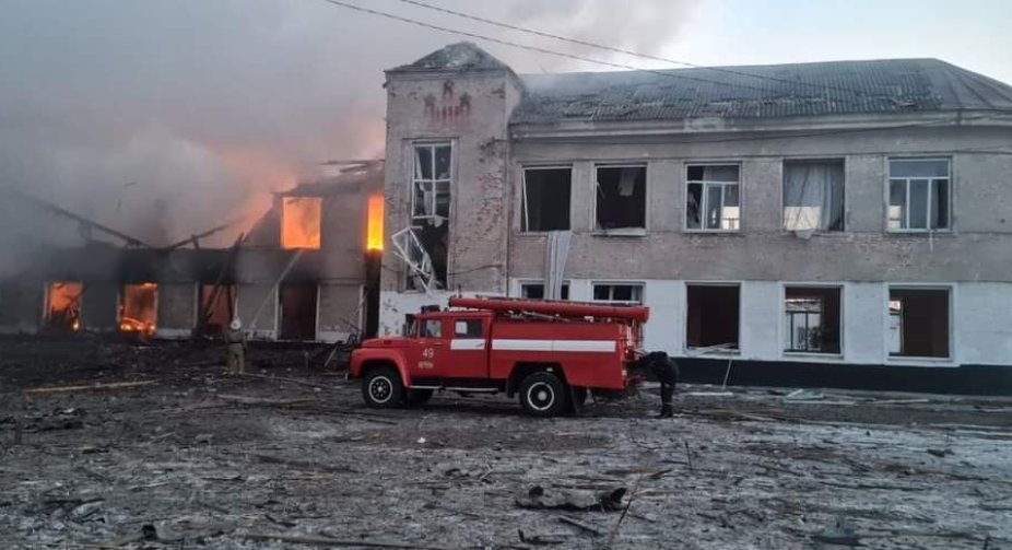 Окупанти ракетами потрапили до школи у Мерефі на Харківщині: є руйнування