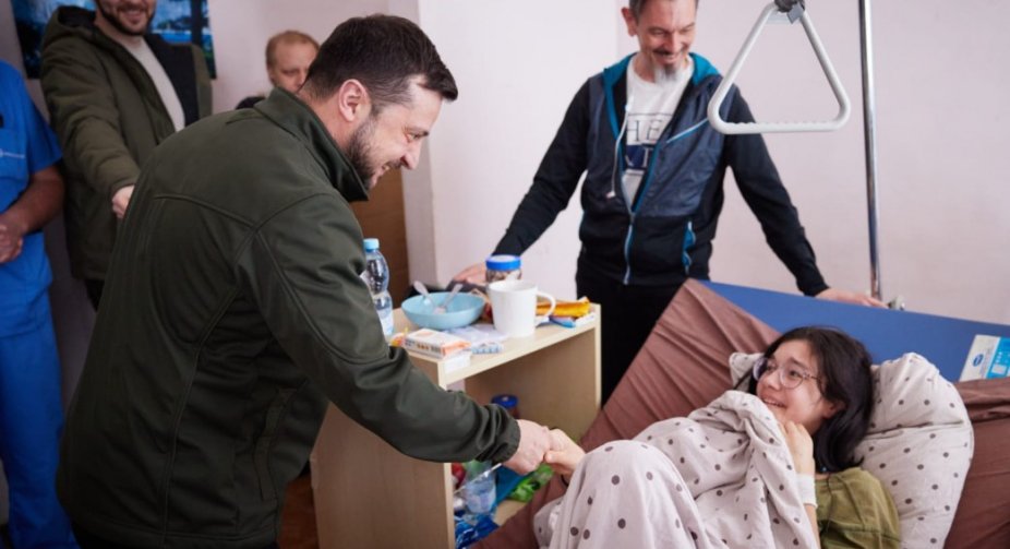 Zelensky visited the wounded in the shelling in Kyiv region