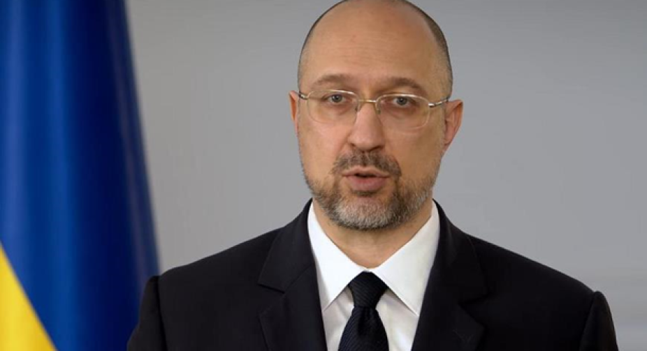 Шмигаль: Україна виплачуватиме допомогу всім переселенцям