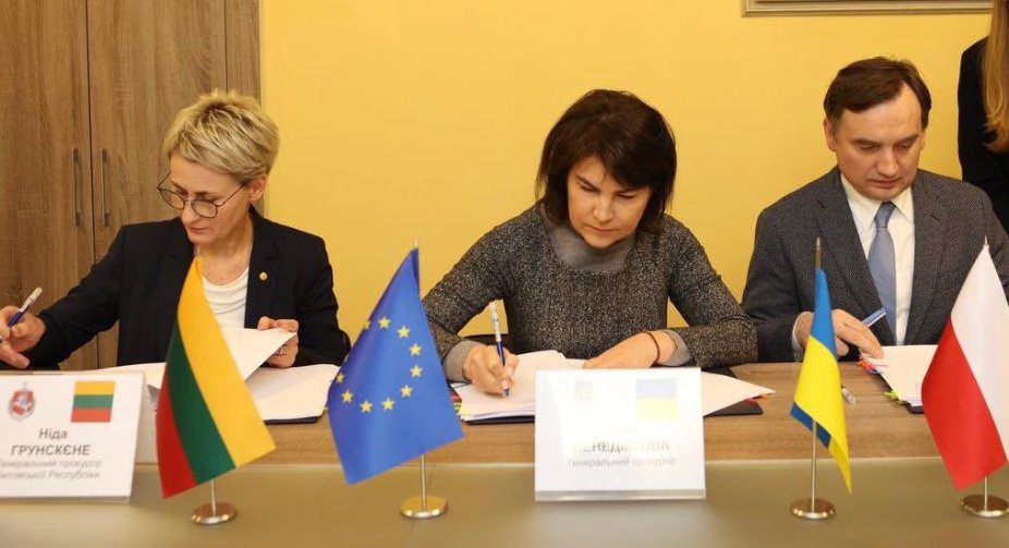 Україна, Литва та Польща створили спільну слідчу групу для розслідування військових злочинів РФ - Венедиктова