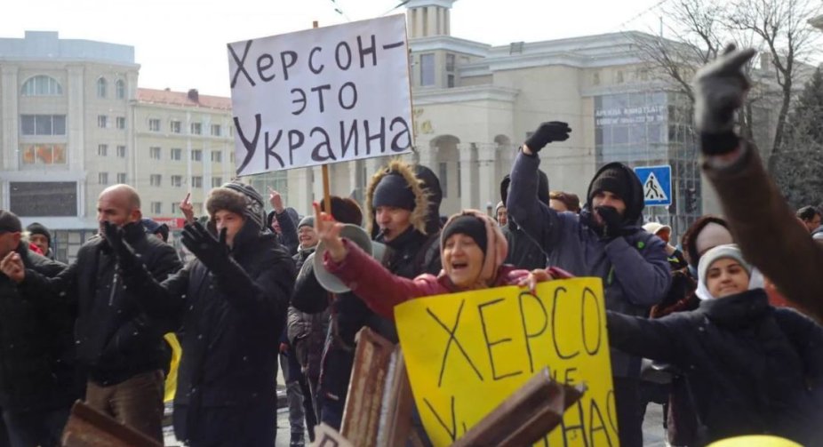 Окупанти не мають повного контролю над Херсоном, - NYT