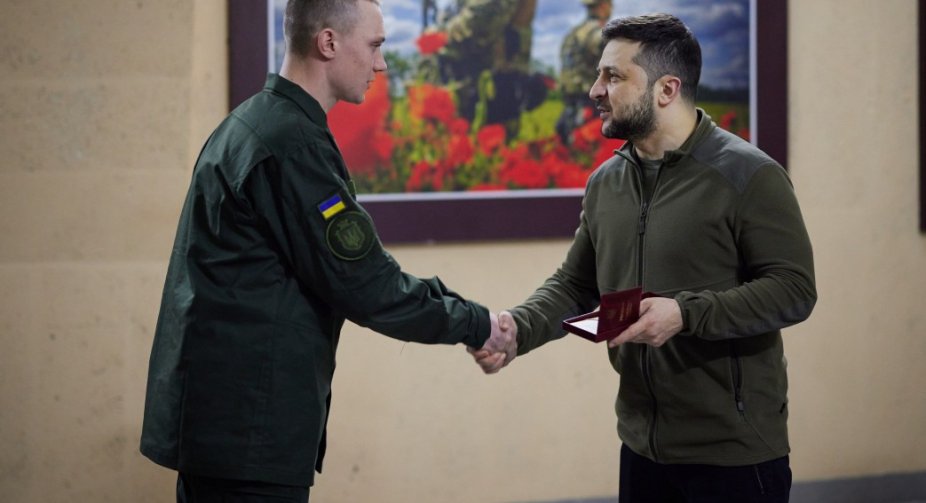 Zelensky awarded the National Guard fighters who distinguished themselves in the fight against the Russian aggressor