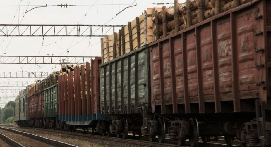 Finland closes borders to freight trains from Russia