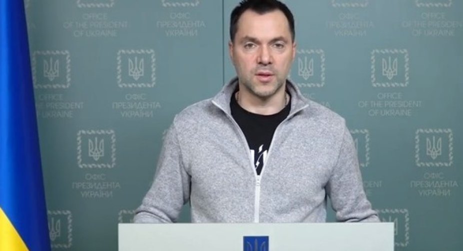 Ukrainian border guard blew himself up in Mariupol in order not to surrender his position to the enemy - Arestovich's briefing
