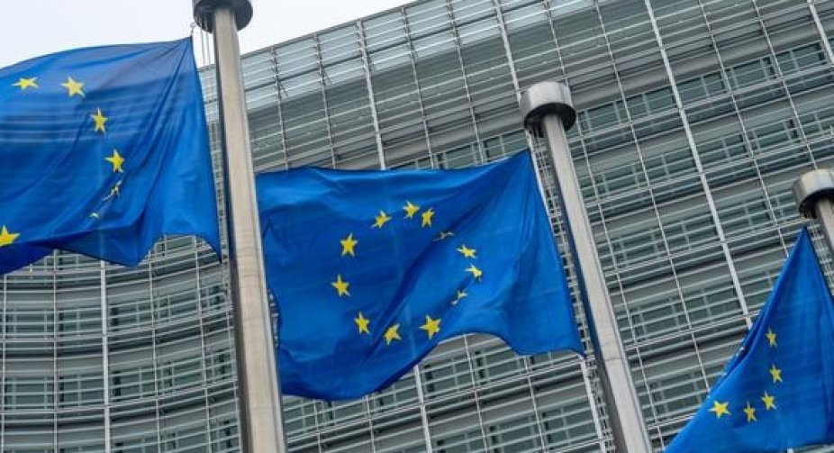 У шостому пакеті санкцій ЄС планує запровадити нафтове ембарго проти РФ – ЗМІ
