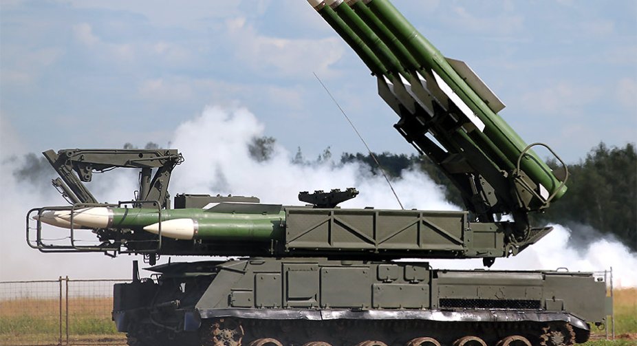 Через санкції в Росії зупинено завод, що виробляє "Буки" - робітникам пропонують воювати в Україні