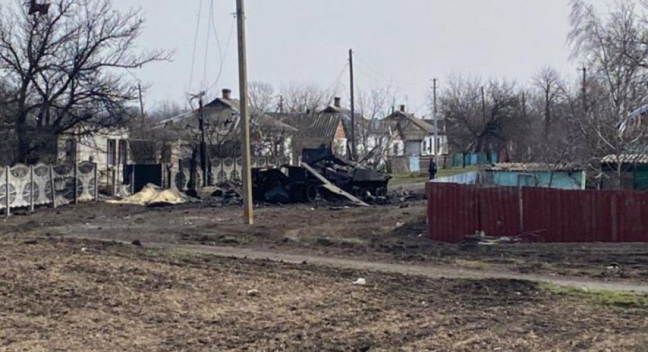 У селі Херсонської області окупанти обстріляли підлітків, які йшли до магазину за хлібом, 15-річний хлопчик помер від ран
