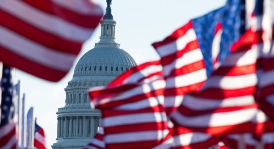 NYT: влада США допоможе українцям без віз залишатися в країні