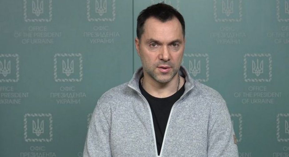 Противник безуспішно намагається атакувати в районі Ізюму, на Миколаївщині ЗСУ ведуть обережні виважені дії - Арестович