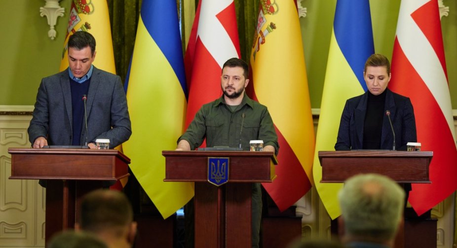 Zelensky denied a complete seizure of Mariupol: our military remain there