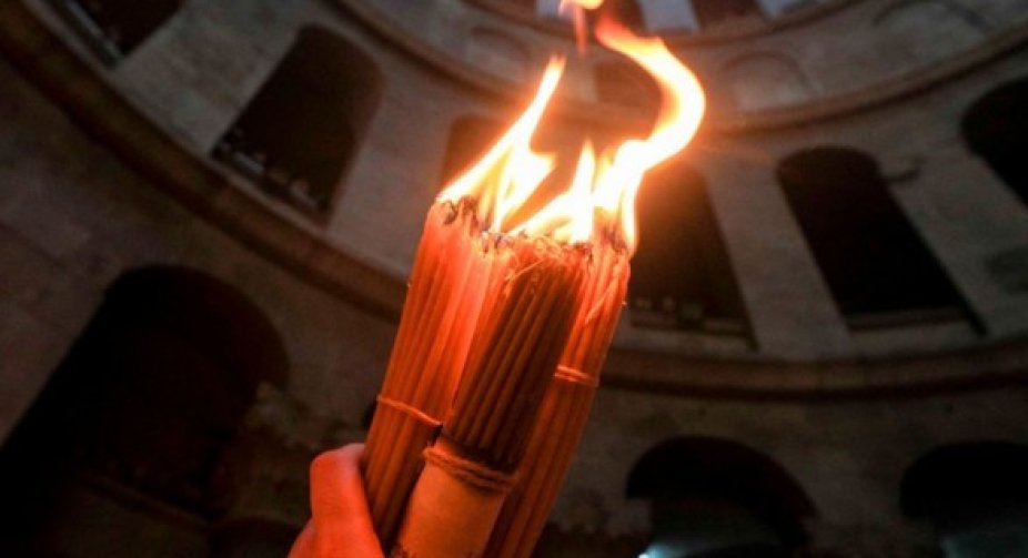 Благодатний вогонь зійшов у Єрусалимі у храмі Гробу Господнього