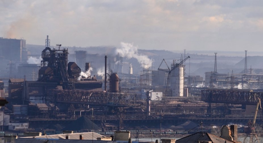 Продовжуються ворожі удари по "Азовсталі". Ще 35 ударів, є постраждалі