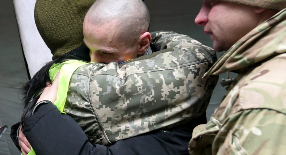 Обмін полоненими між Україною та РФ. 14 людей повернулися додому   