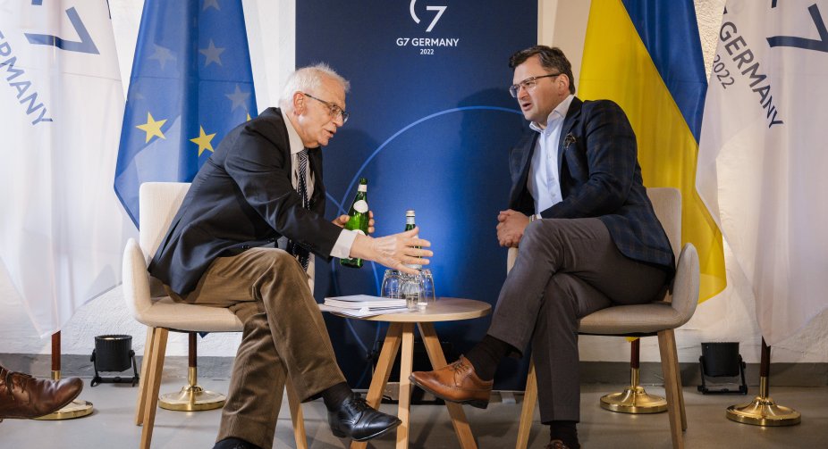Кулеба обговорив ембарго на нафту з Боррелем
