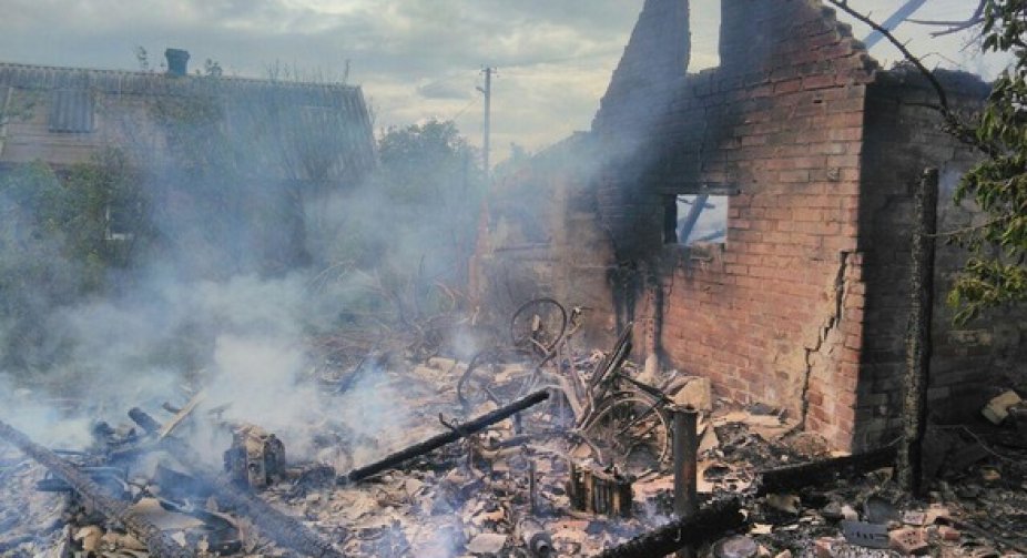 Обстріли Донецької області: за добу окупанти зруйнували 19 будинків, є загиблі та поранені